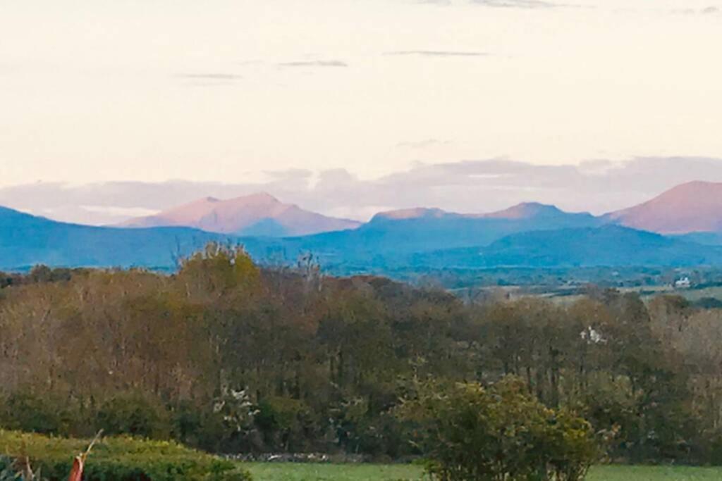 فيلا Snowdon Bay - North Wales - Stunning Llyn Peninsula Mountain & Ocean Views - Wilde Retreats ولهلي المظهر الخارجي الصورة